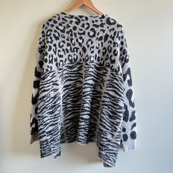Wildfox Wool Alpaca Blend Avani Animal Print Oversized Cardigan Sweater Size M - Picture 8 of 9